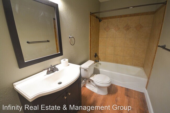 Building Photo - 3 br, 2 bath House - 1221 1st St SW #300