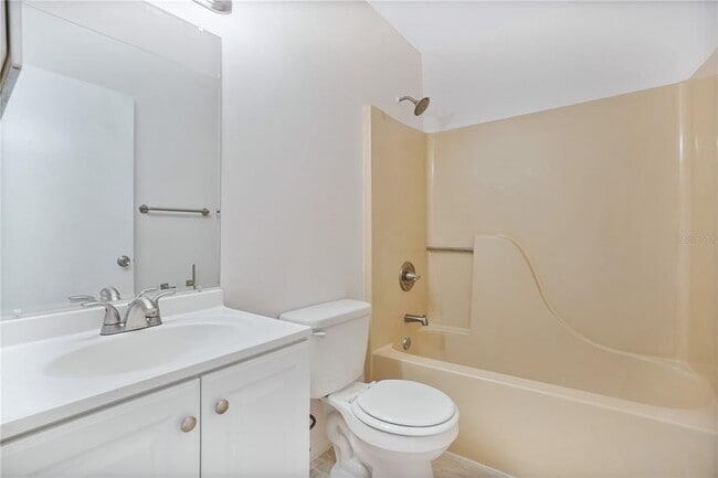 Building Photo - 617 4th Ave N