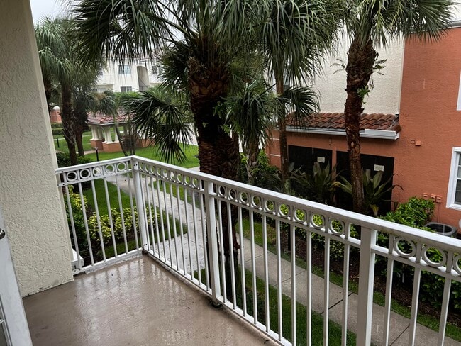 Building Photo - 9873 Baywinds Blvd