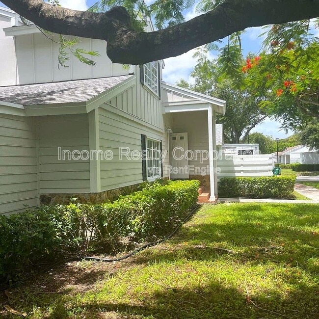 Building Photo - 13768 SW 149th Cir Ln