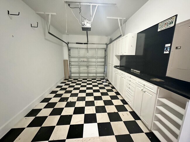 Building Photo - 702 Via Toscana Via