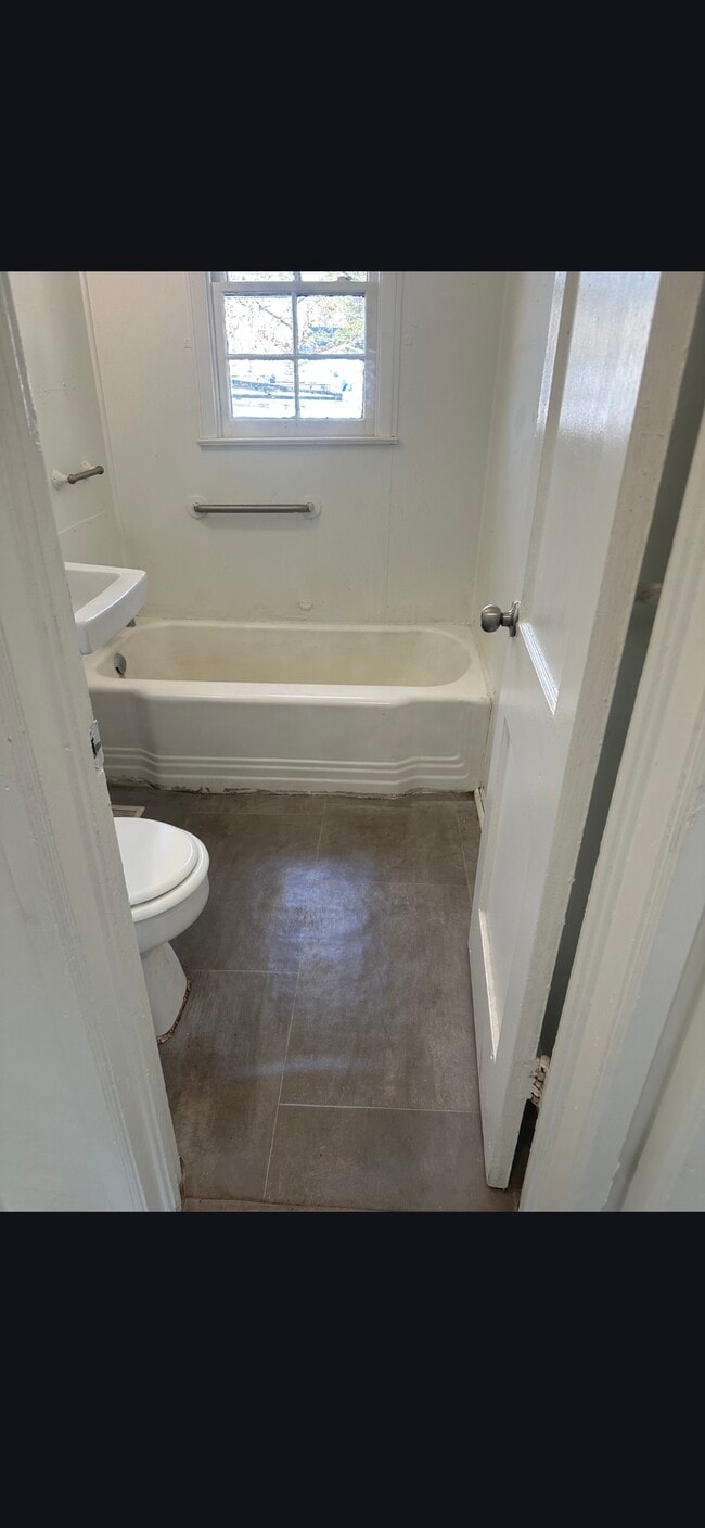 Building Photo - 2001 W 28th Ave