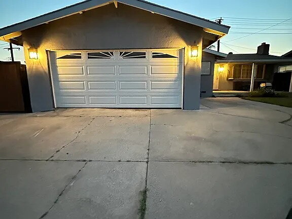 Building Photo - This beautifully remodeled 3-bedroom, 2-bathroom home is designed with an open concept layout