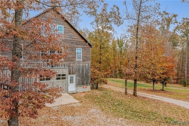 Building Photo - Rural Equestrian Retreat on 20 Acres