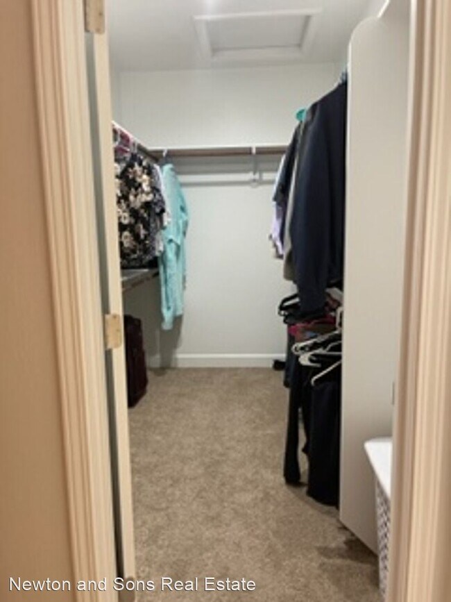 Building Photo - 3 br, 2.5 bath House - 244 Ridge Creek Est...