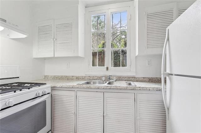 Building Photo - 2021 Burgundy St