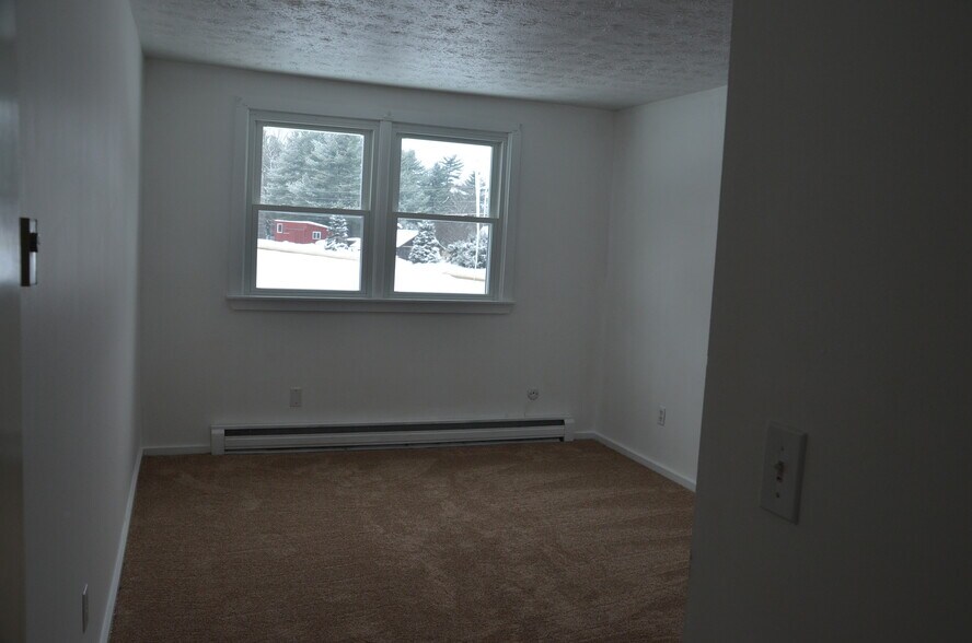 Building Photo - 392 Montague Rd