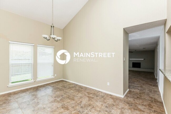 Building Photo - 3 Bedroom Pet-Friendly Home in Fort Worth, TX with Main Street Renewal