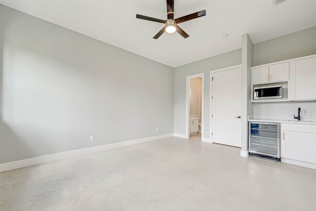 Building Photo - 3503 Anita St