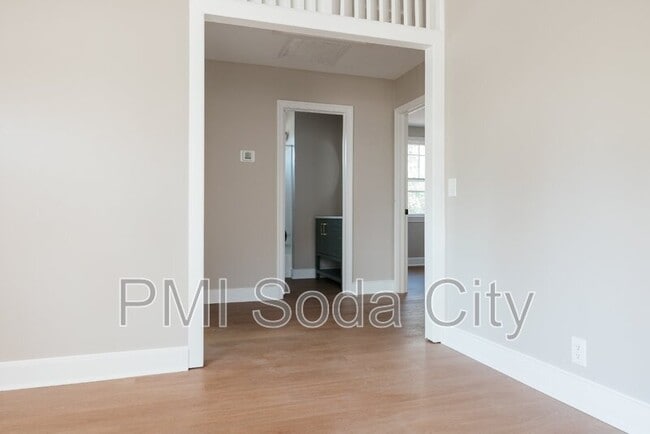 Building Photo - 332 Guilford St