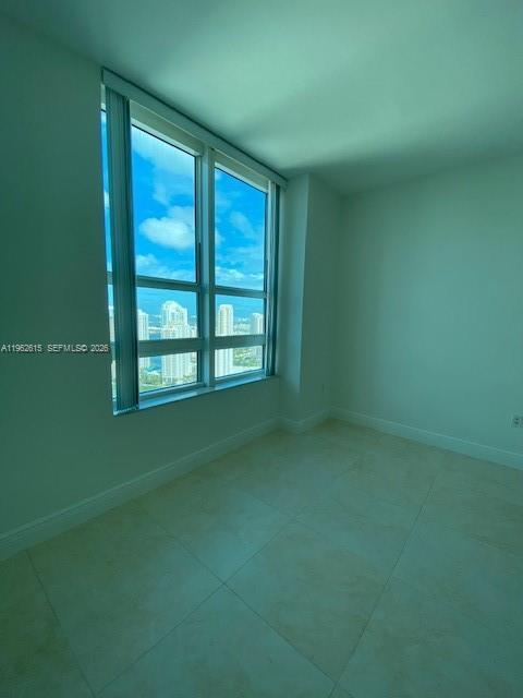 Building Photo - 950 Brickell Bay Dr