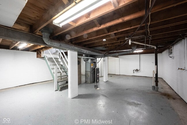Building Photo - 5329 E Sutton St