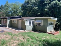 Building Photo - "Charming Greenville Retreat: Cozy 3-Bed, 2-Bath Home at 18 Whitehorse Rd Ext.!"