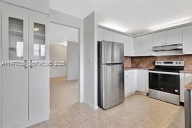 Building Photo - 615 NW 210th St