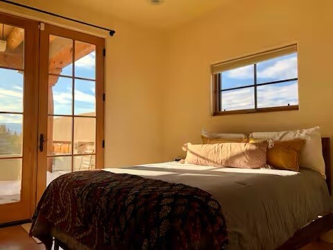 Building Photo - 122 Cerrito de Baca