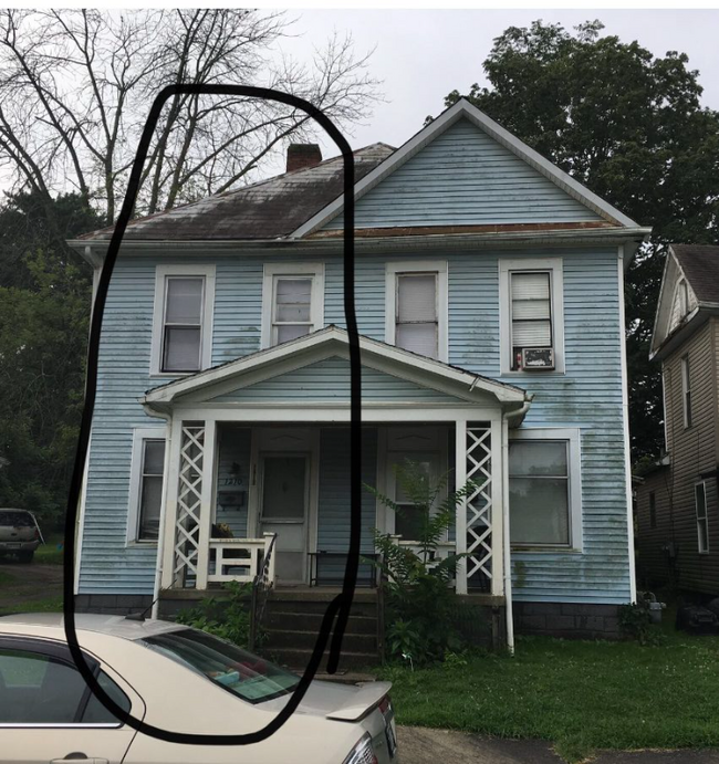 Building Photo - 1210 Gomber Ave
