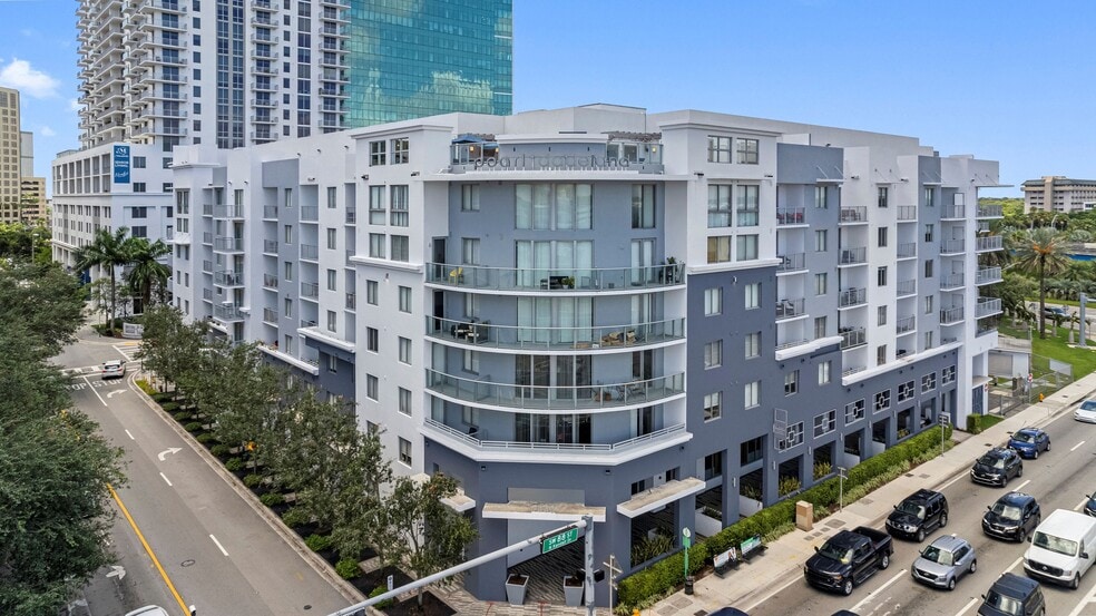 Building Photo - Pearl Dadeland