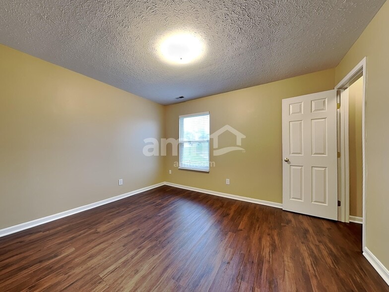 Building Photo - 7628 Falls Creek Way