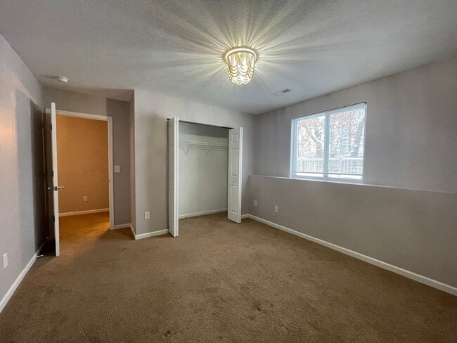 Building Photo - Three Bedroom Home in Kalamazoo