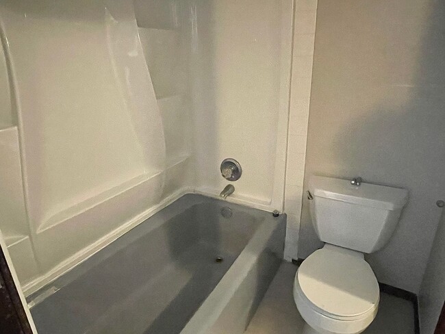 Building Photo - Oversized Three Bedroom with an Office Near Lake Hefner!!