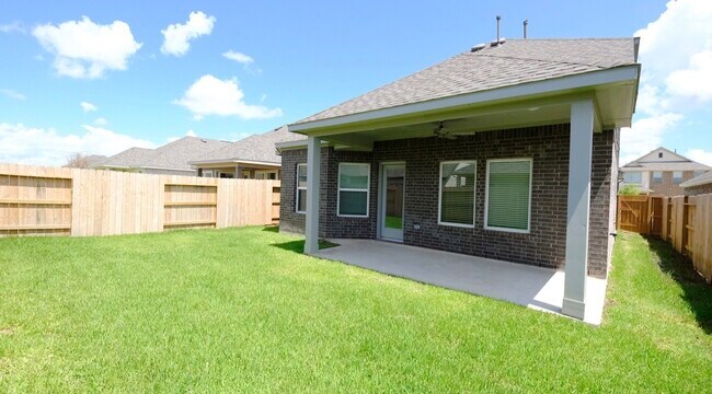 Building Photo - 21631 Sandy Dune Dr