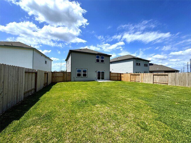 Building Photo - 8431 Vacek Xing Wy