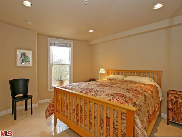 Building Photo - 933 15th Street