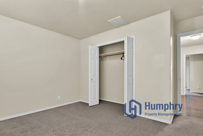 Building Photo - 3956 E Granger Dr