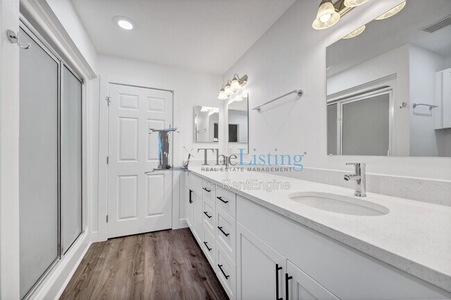 Building Photo - 12726 Taylor Nicolas Dr