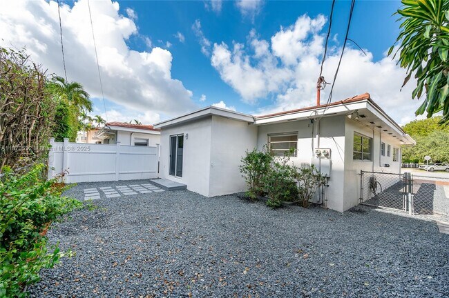 Building Photo - 3091 S Le Jeune Rd