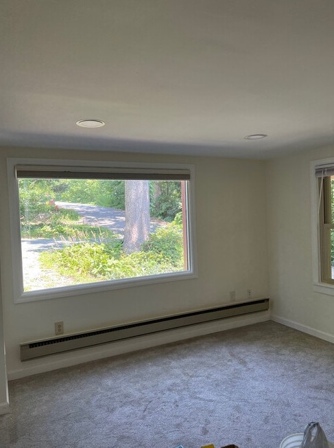 Building Photo - 305 Main St