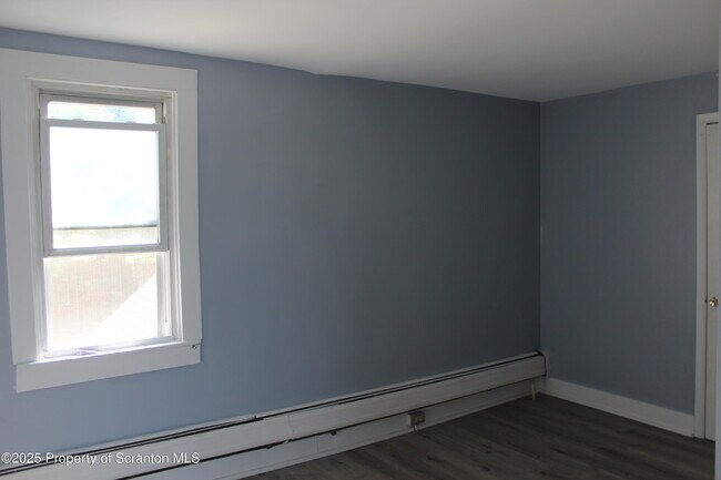 Building Photo - 1507 Luzerne St