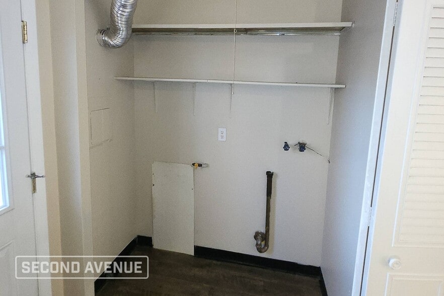 Building Photo - 1211 Wamajo Dr