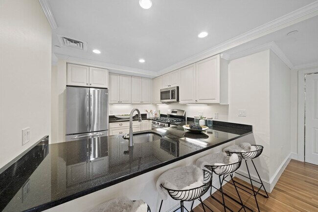 Building Photo - 321 Hammond Pond Pkwy