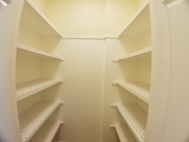 Building Photo - 2580 Heather Oaks Ct
