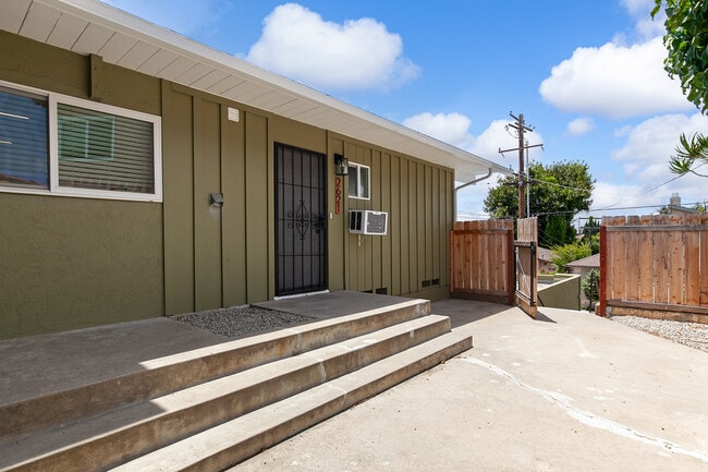 Building Photo - 2621 Dove St