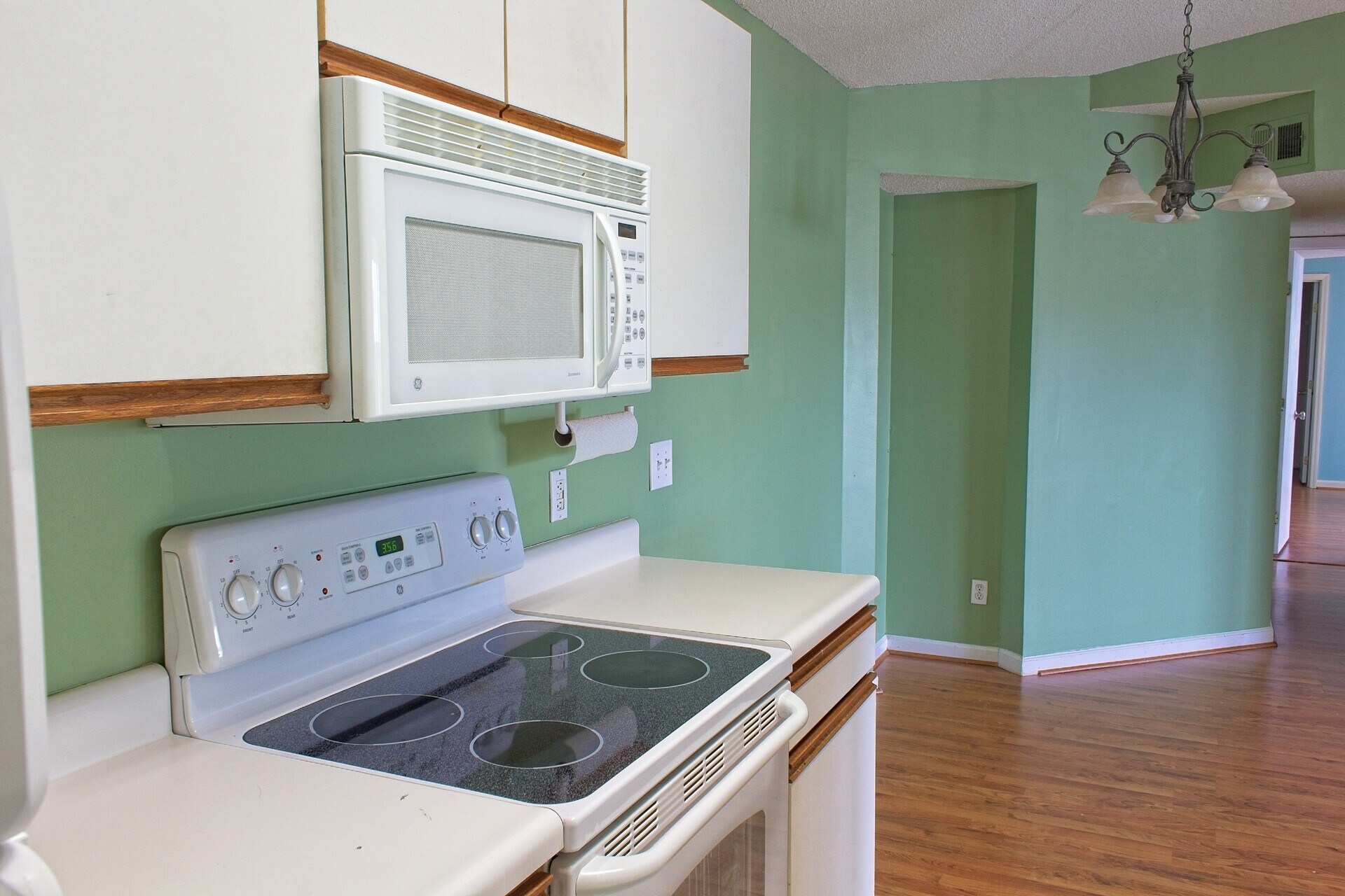 Building Photo - 2269 Essex Dr