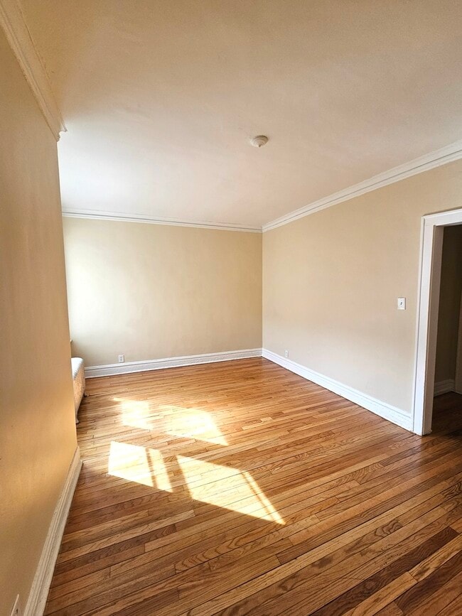 Building Photo - 4821 N Springfield Ave