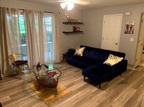 Building Photo - Orem Condo