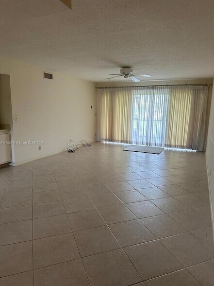 Building Photo - 12524 Shoreline Dr