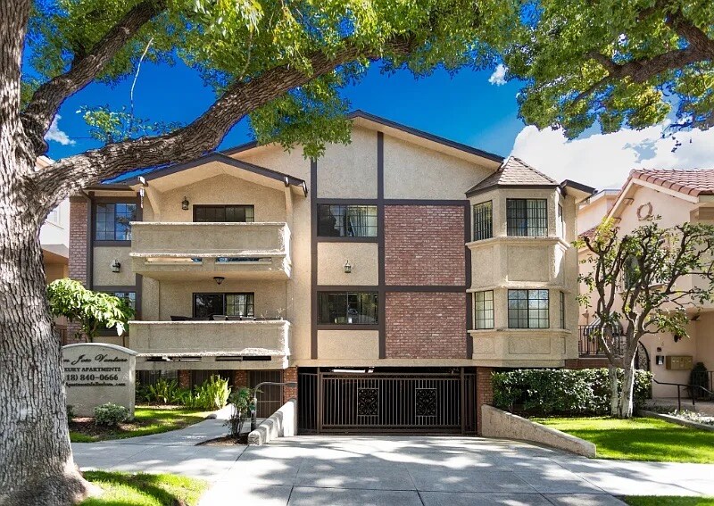 Primary Photo - 620 E San Jose Ave