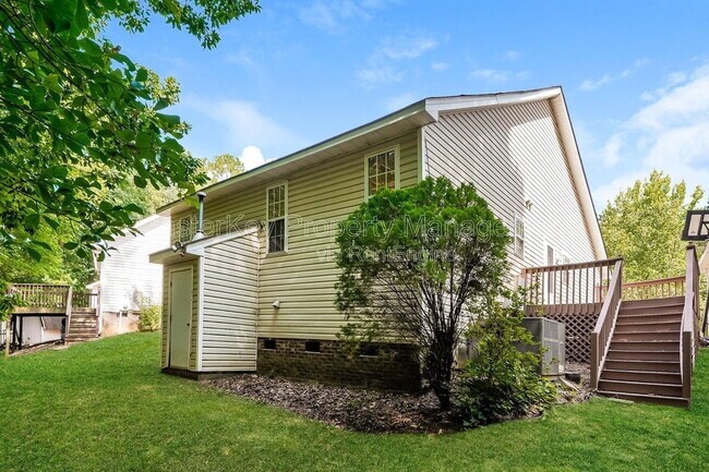 Building Photo - 317 Cross Hill Ln