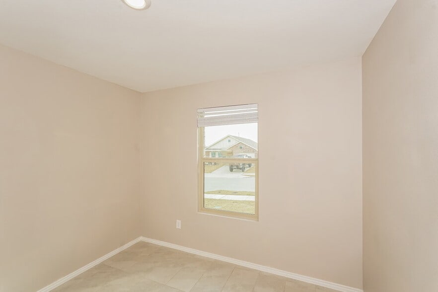 Building Photo - 360 Sun Bluff Rd