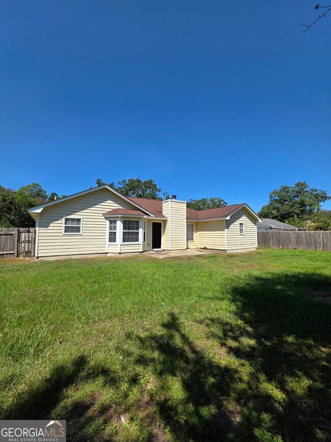 Building Photo - 107 Lake Wellington Dr
