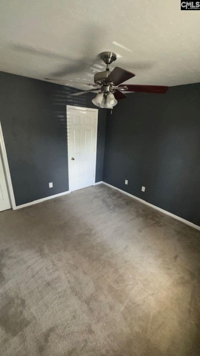 Building Photo - 151 Larkspur Ln