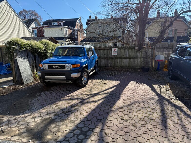 Building Photo - 239 Dean St