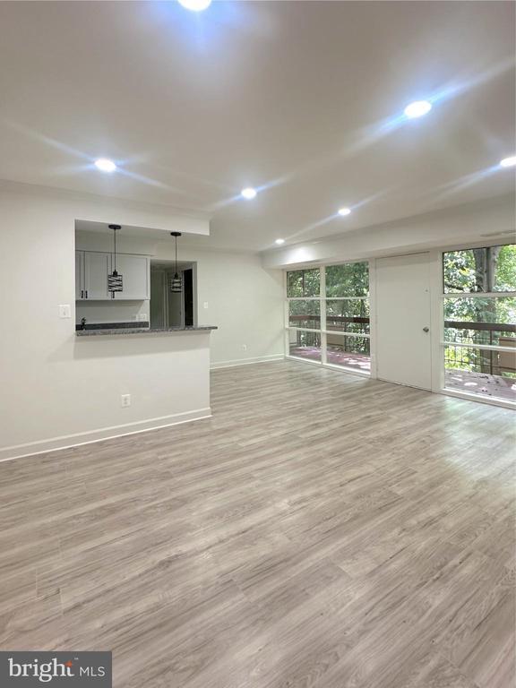 Building Photo - 4211 Americana Dr