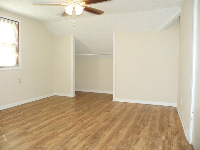 Building Photo - 3255 Euclid Heights Blvd