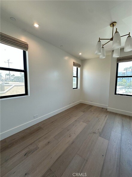 Building Photo - 230 2nd St