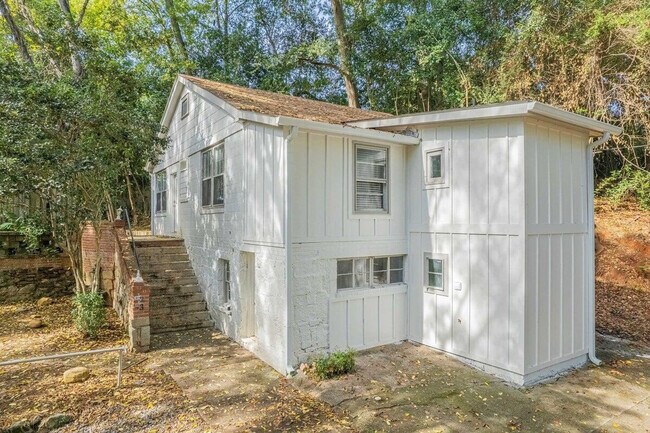 Building Photo - 840 Bobbin Mill Rd